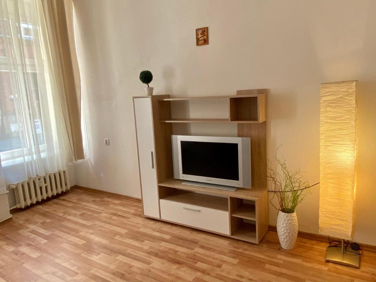 Apartment Insat